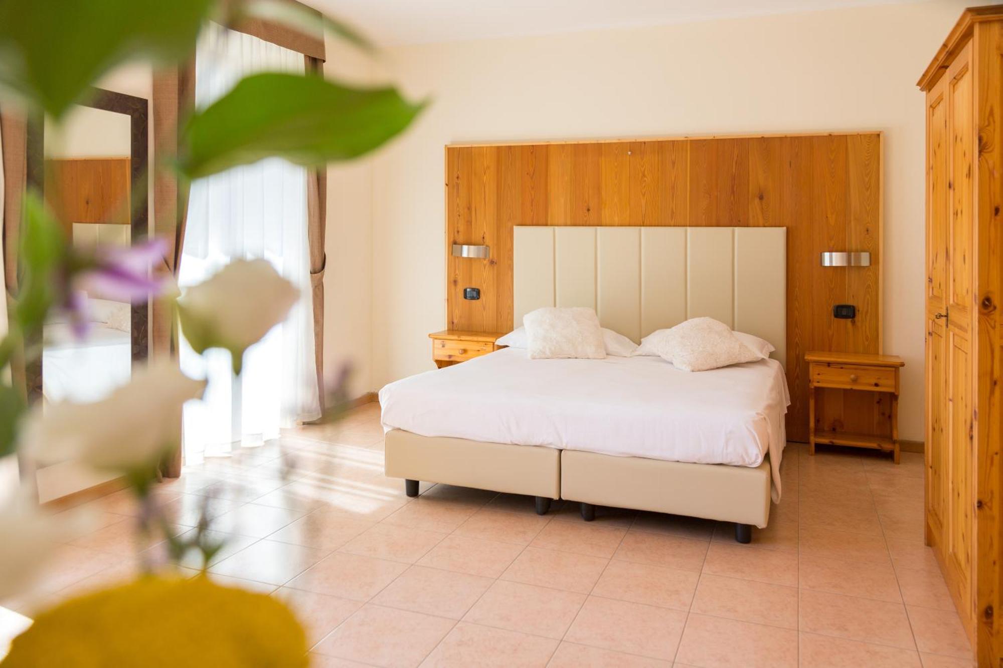 Agritur Eden Marone Villa Riva del Garda Exterior foto