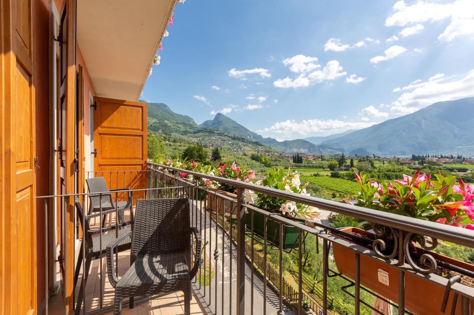 Agritur Eden Marone Villa Riva del Garda Exterior foto